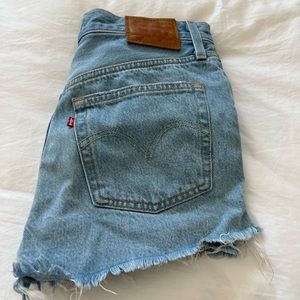 Levi’s 501 Original High Rise Women’s Shorts Size 25
